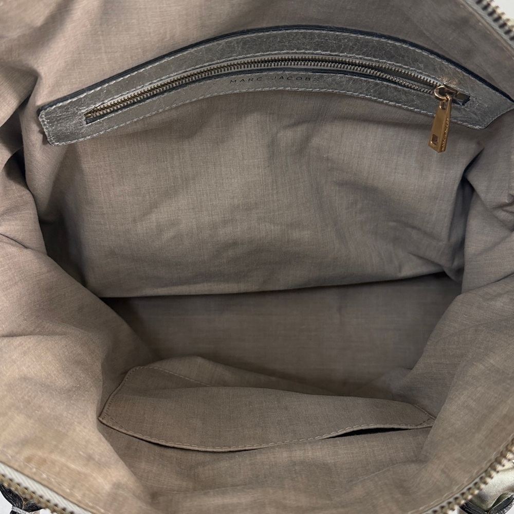 Authentic Marc Jacobs Silver Shoulder Bag - Picture 7 of 10